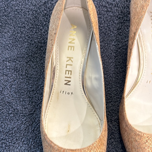 Anne Klein Cork pumps size 8 M - Picture 7 of 7